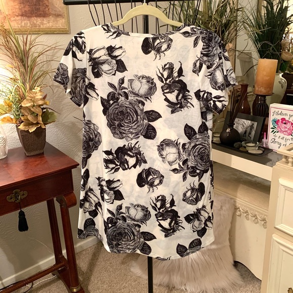 LulaRoe Top - Picture 3 of 4